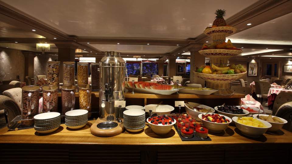 Buffet de petit déjeuner de l'Hôtel Le Lana, Restaurant Gastronomique à Courchevel 1850, Savoie